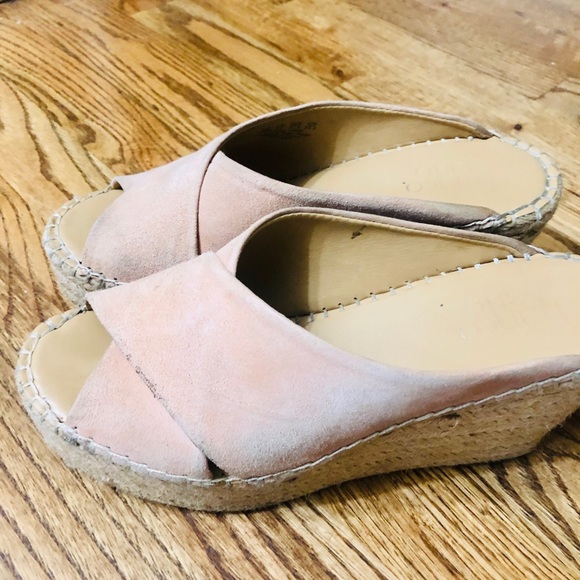 Pink Suede platform sandals - Picture 2 of 3